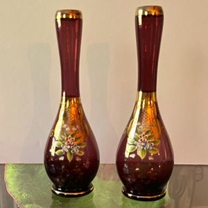 2 bud vases